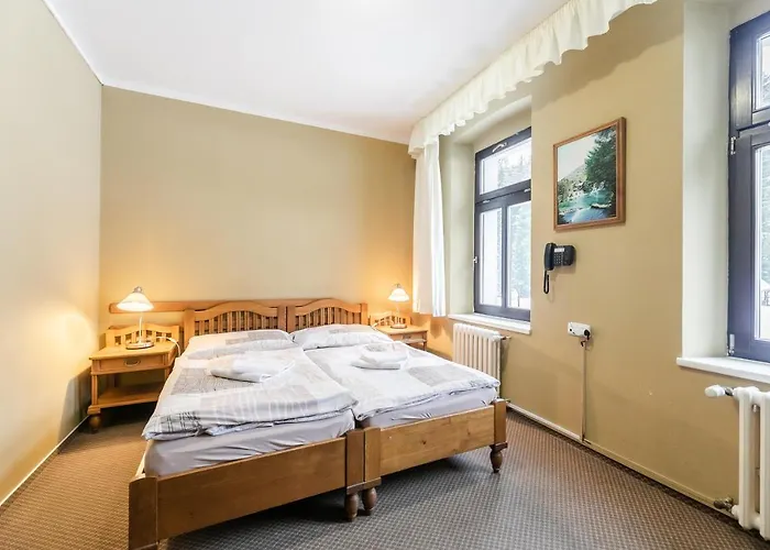 Perla Jizery Otel Josefŭv Dŭl